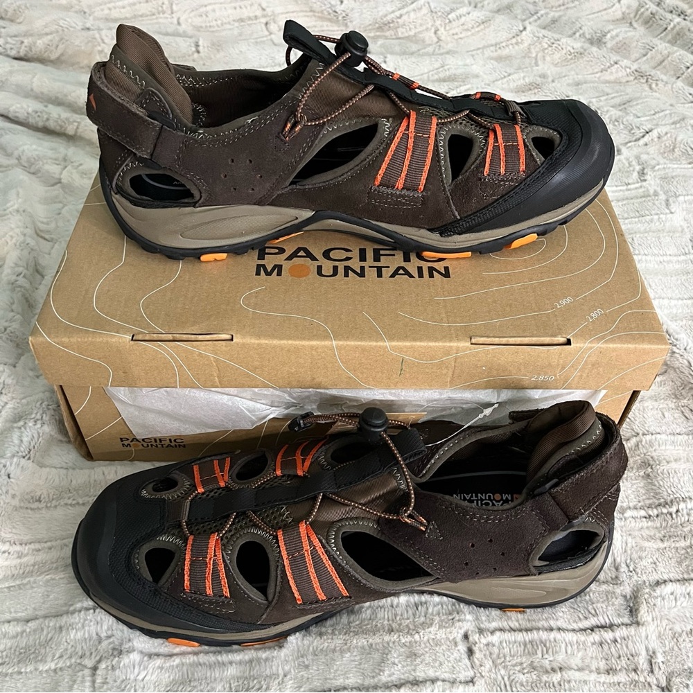 NWT Pacific Mountain Sandals